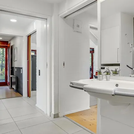 Vakantiehuis Gorgeous In With Kitchen